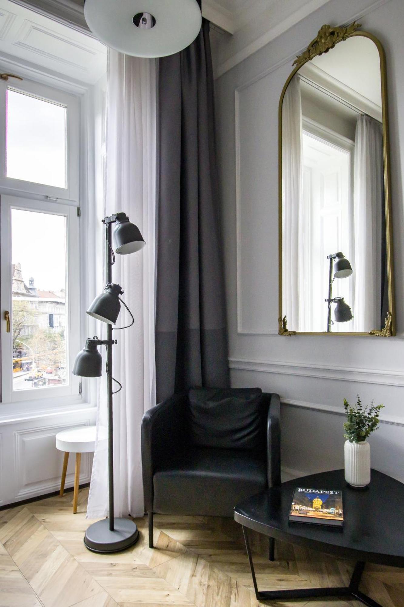 Wilson'S Oktogon Square Suite Apartment ブダペスト エクステリア 写真
