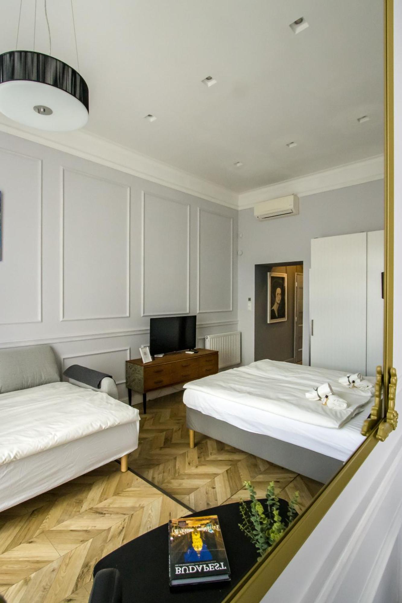 Wilson'S Oktogon Square Suite Apartment ブダペスト エクステリア 写真