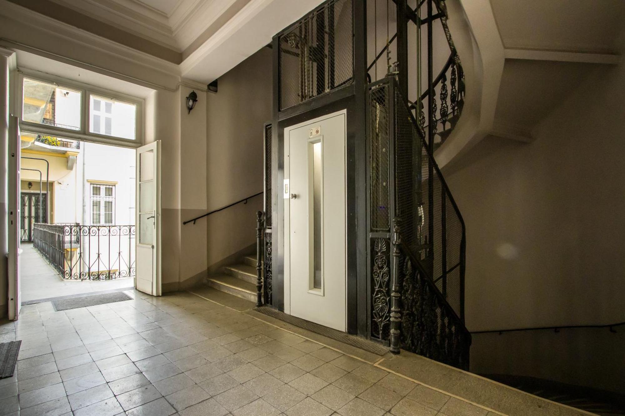 Wilson'S Oktogon Square Suite Apartment ブダペスト エクステリア 写真