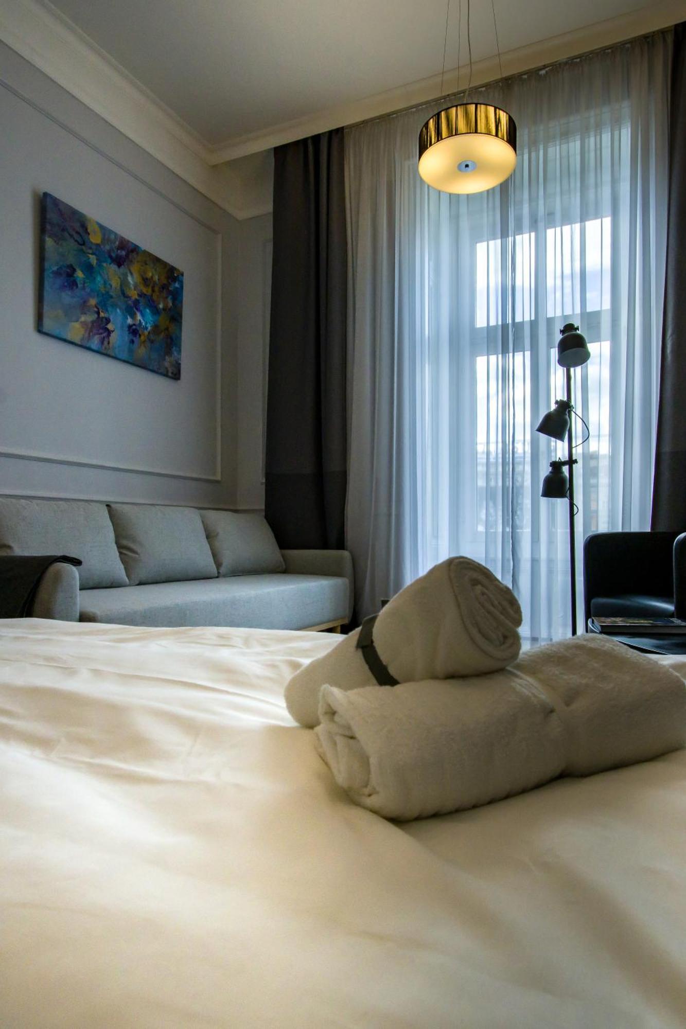Wilson'S Oktogon Square Suite Apartment ブダペスト エクステリア 写真